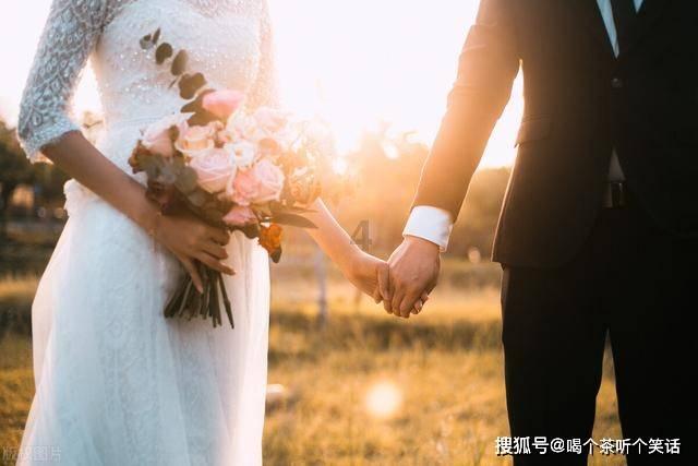 夏季的时尚女孩