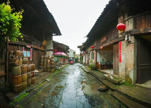 聚散离合终有时,历来烟雨不由人